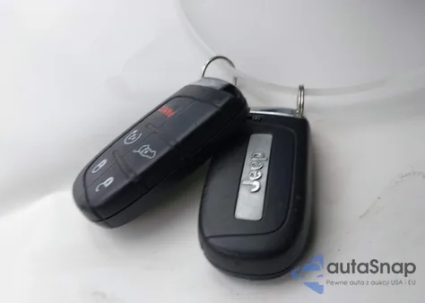 2018 Jeep Compass Limited Fwd z USA, uszkodzony, nr VIN 3C4NJCCB5JT155889